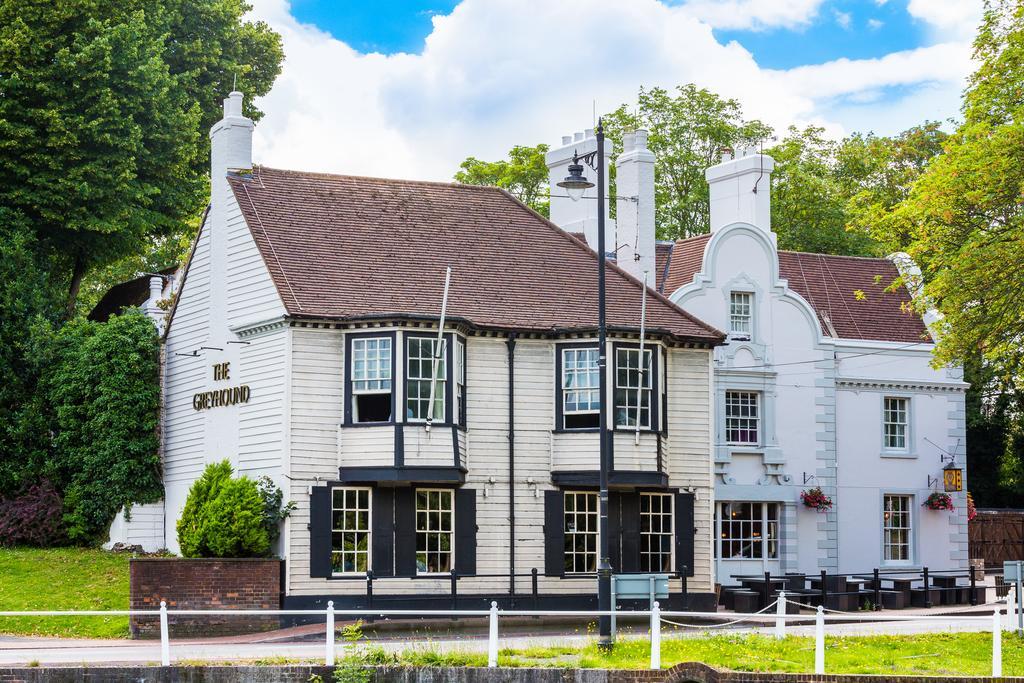 Greyhound Hotel Carshalton Esterno foto